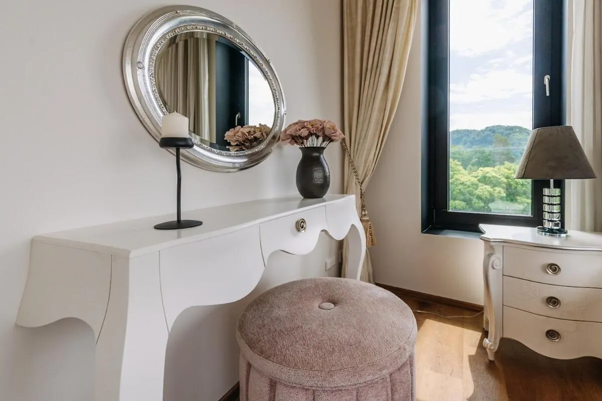 カルロヴィ・ヴァリUnique Penthouse With Terrace And Exceptional Viewアパートメント アパート