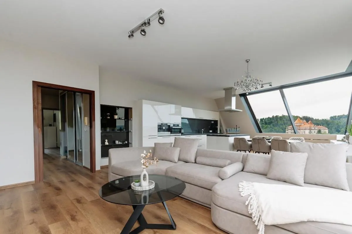カルロヴィ・ヴァリUnique Penthouse With Terrace And Exceptional Viewアパートメント